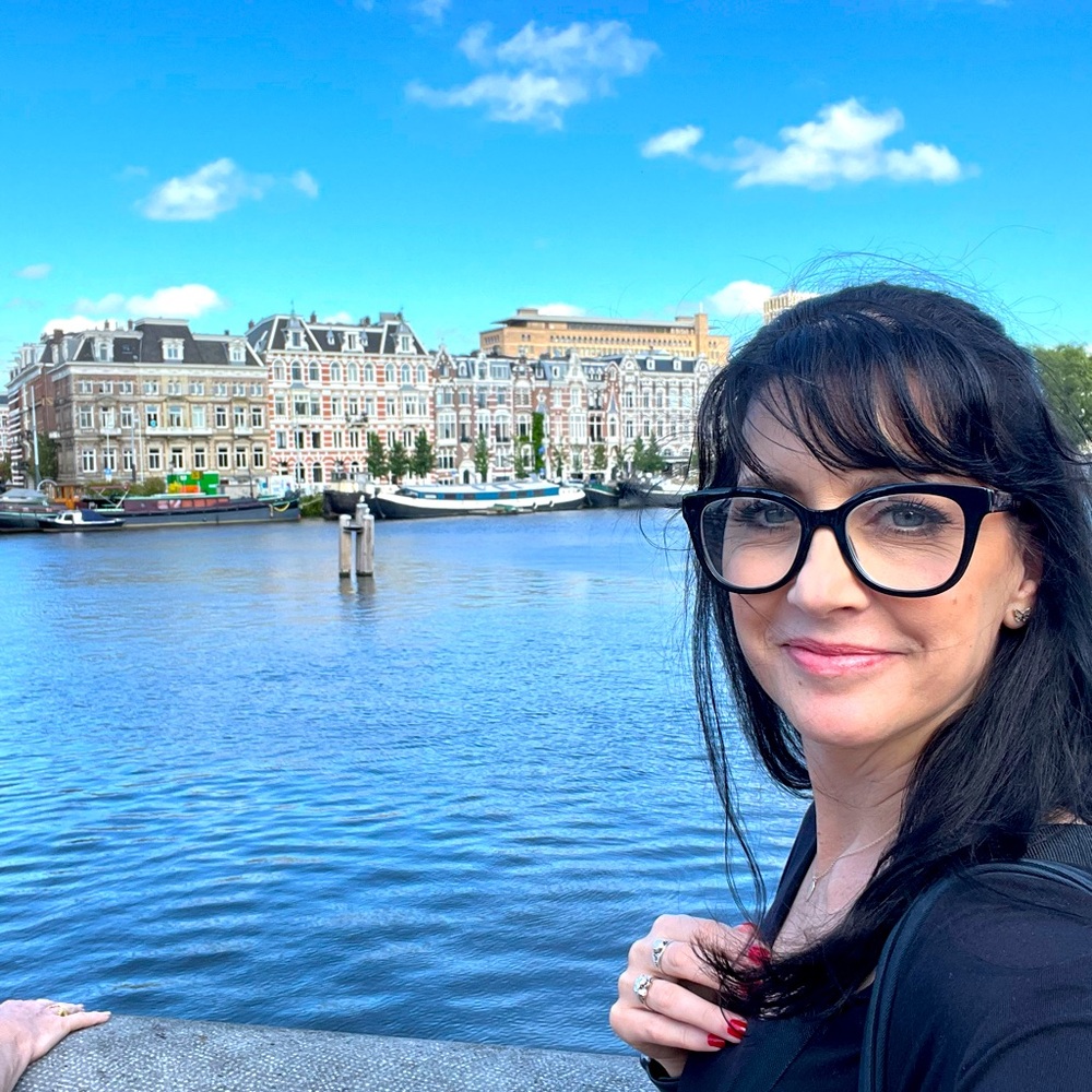 Meet your Posher, Danielle